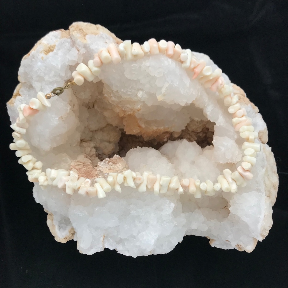 1970's Angel Skin Coral Necklace - Picture 5 of 7